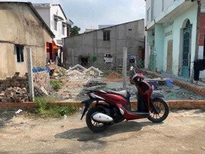 bán đất sổ riêng, đường thông gân ngay cầu phú long