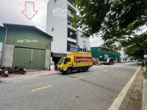 mặt phố hoa động - cự khối - long biên. dt: 84m2, mt: 6m, đường 13m vỉa hè 3m, 16,8 tỷ