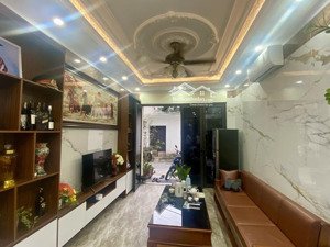 bán nhà đẹp giang biên 6 tầng thang máy , gara , mặt ngõ 3 ô tô tránh chỉ 10 đồng