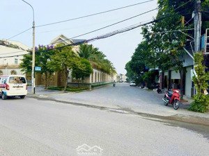 bán lô đất hai mặt tiền đường trước sau rộng 12m vị trí 2 đồng khởi