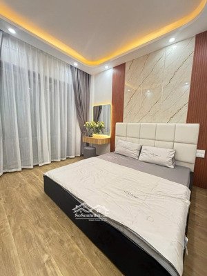 bán nhà riêng siêu hot hoàng cầu 70m2 ô tô tránh-vỉa hè chỉ có 27.9 tỷ