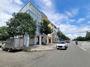 nhà phố lô góc 4 tầng mặt đường lê lợi ngay sát tt hc tp mới bình dương cơ sở 2 tp hồ chí minh