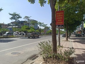 đường ngô gia tự, lô góc 3 thoáng 80m2 mt 5m chỉ 24 tỷ, một mặt phố, 2 mặt chợ đường rộng 6m