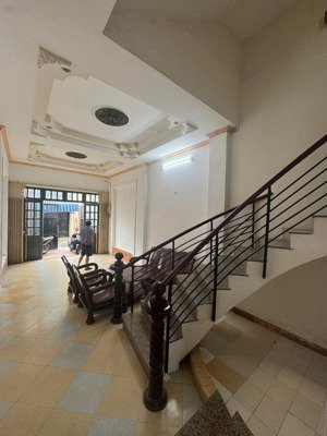 nhà 2 lầu (3pn) hẻm 6m thông tân sơn nhì dt: 416 ( 64m2). giá: 7.5 tỷ còn tl