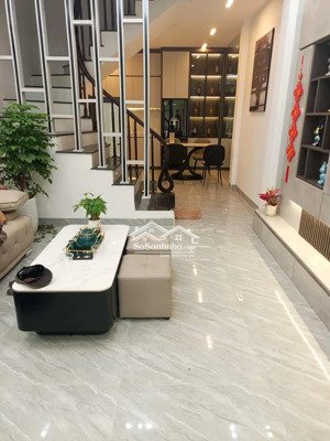 bán nhà xuân thủy, ngõ thông, dân xây, full nội thất t1, dt: 39/42m², 4 tầng, mt 4m