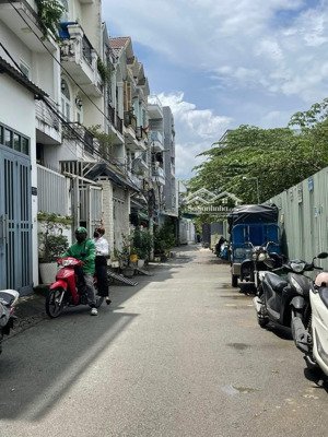 bán nhà riêng 4pn, 4wc, 65m2, 7,8 tỷ tại phú thuận, q7, hcm