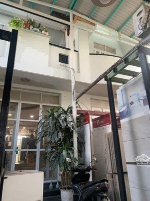 nhà bán kín nên không đăng mặt tiền