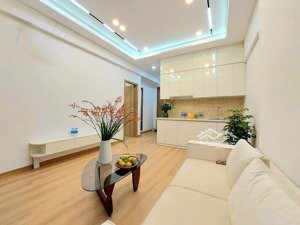 - bán căn hộ 50m 2 ngủ toà a2 ,đền lừ 2, hoàng mai. căn hộ thoáng mát full nội thất