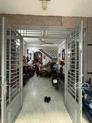 bán nhà mặt tiền đường hoàng văn hoè ( 4x12,5m) 1 lầu,sân thượng. giá 6,95 tỷ