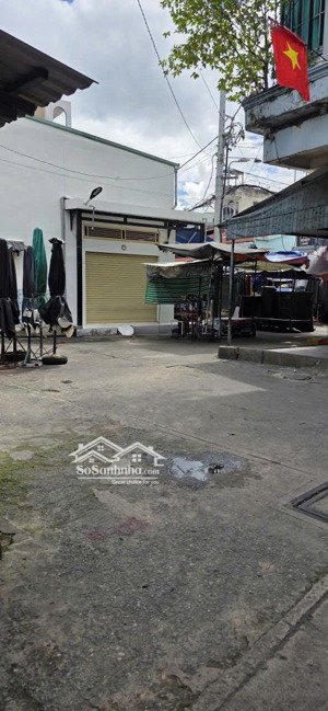 bán nhà ngay chợ trần văn quang 2 tầng + ban công 2m p10 tân bình. lh điệp 