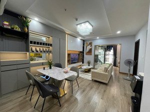 tôi cần bán căn góc 3 phòng ngủ 12 tỷ tại vinhomes times city.