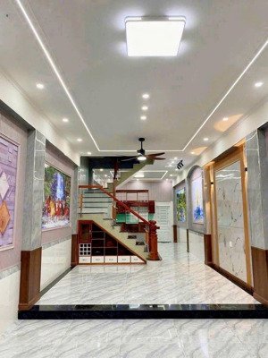 bán nhà 3tang kdc lê phong ttyte dĩ an phường dĩ an