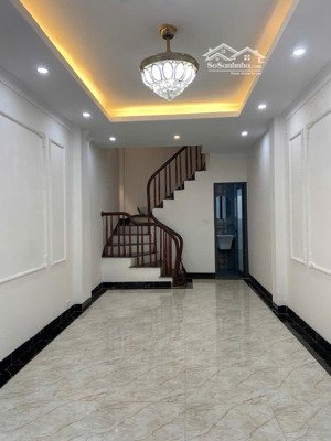 mặt phố hoàng mai 6 tầng kinh doanh sầm uốt, oto tránh,nội thất vip, mót bán 11.9 tỷ