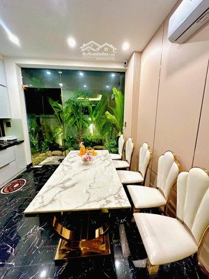 nhà mình chuyển công tác, cần cho thuê căn biệt thự hoàn thiện full đồ, full nội thất, vào ở luôn