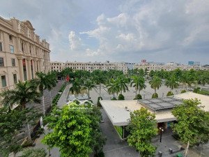 bán nhanh căn nhà phố gần công viên 1 trệt 4 lầu giá 24.3tỷ