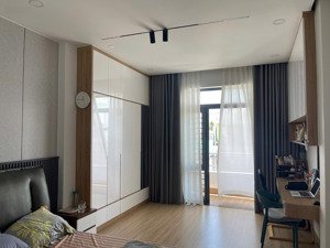 nhà bán mặt tiền trần bình trọng , nha trang 4 tầng mới hiện đại mặt chợ kinh doanh .