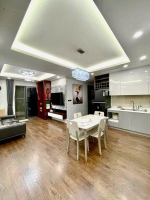 chuyển về cầu giấy với ông bà em cần bán căn 2 ngủ chung cư hdi tây hồ - sẵn sổ - full đồ nhỉn 8 tỷ