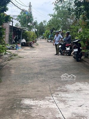 gấp bán đât giá rẻ - dt 560m2 - lê văn lương nhà bè chỉ 9,8 triệu/m2