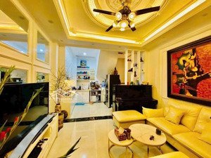 mua nhà cho con học đại học ngoại thương. láng thượng, tt đống đa. 30m ra mặt phố. nhà đẹp ở ngay