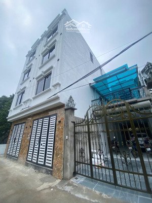 tài chính hơn 3 tỉ còn duy nhất căn này-gần quốc lộ 6-ô tô đỗ cửa-nhà lô góc 4 tầng. vị trí cực đep