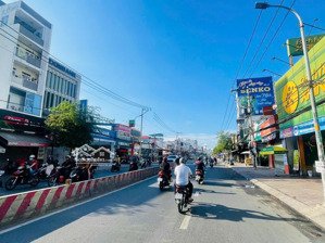 bán nhà mặt phố vị trí vàng trục chính huỳnh tấn phát