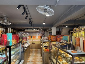 mặt tiền hơn 5m -- mặt phố cổ view chợ hà đông -- đỉnh kinh doanh -- đang cho thuê 40 triệu