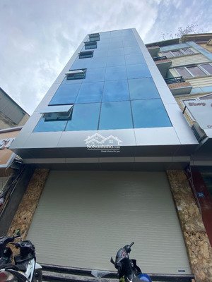 cho thuê nhà phố hoàng quốc việt dt 70m2x7t, mt 5m, đồ cơ bản, thang máy. giá 40tr/th