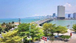 cho thuê nhà 4 tầng mặt tiền ngang 10m đường cù huân view biển - tp nha trang