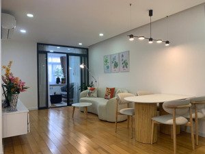 cần bán căn góc sky garden, pmh, q7 nhà đẹp, mới, giá rẻ nhất thị trường. lh: em hằng