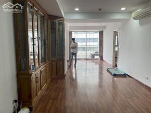 Cho thuê căn hộ chung cư Star Tower 283 Khương Trung 90m2 3PN đồ cơ bản 12.5tr