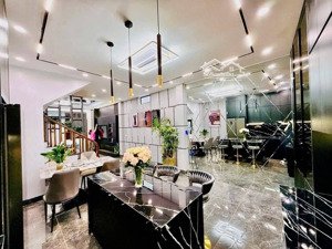 tôi chủ nhà bán nhà trung tâm đống đa. 35m2 4 tầng, nhà mới đẹp long lanh. 2 mặt ngõ kinh doanh