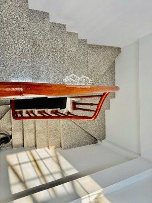 bán nhà phố vĩnh hưng (quận hoàng mai) được xây năm tầng trên diện tích sổ đỏ 32m2