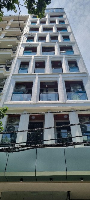 tòa văn phòng mặt phố - kinh doanh tt cầu giấy 130m*9t- vỉa hè đá bóng - doanh thu 200tr/th