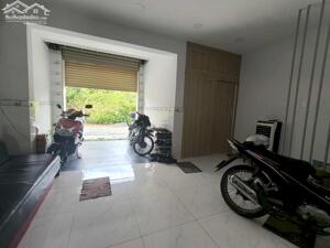 Bán nhà mặt tiền Tân Hiệp 39 ,Hóc Môn 2Tx85m2 .Giá chỉ 2.5 tỷ (TL)