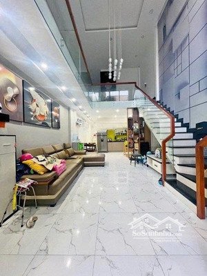 bán nhà hẻm 8m dương quảng hàm, p. 6, gò vấp dt 4x17 kết cấu 1 trệt 3 lầu giá 9 tỷ