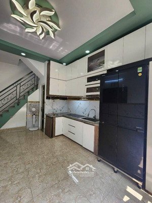 độc tại q8, nhà mặt tiền hẻm - không lộ giới - xe hơi đậu hẻm - sổ hình thang rộng rãi