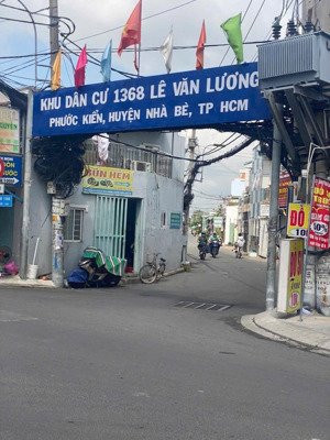 đất hẻm xe hơi 1368 lê văn lương phước kiển. sổ riêng