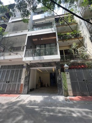nhà pl phố đội cấn 60m2, 4 tầng, căn góc, 3 thoáng, mặt ngõ rộng 8m, ô tô tải tránh, vỉa hè rộng