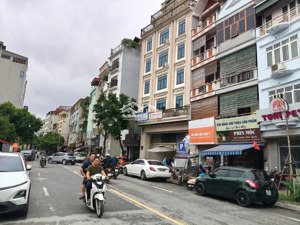 bán nhà 2 mặt phố phó đức chính - yên phụ,vỉa hè đá bóng -dt:47m -2 tầng mt:4.7m -giá :26.9 tỷ