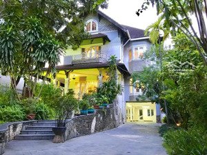 vị trí tuyệt đối đắc địa ở nguyễn văn hưởng tđ, quận 2 -( 390m2 ) ctxd hầm 6 lầu 88 tỷ