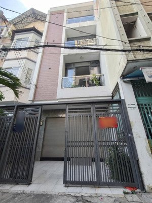 nhà hxh cách mt lê quang định 1 căn nhà, 5x11m, 1t2lst, 7pn