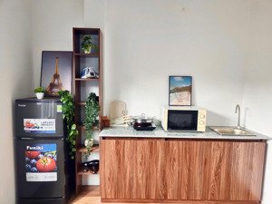 cho thuê căn hộ cao cấp mới khai trương
địa chỉ: ngõ 101 đào tấn - ba đình giá: 5tr9 studio -