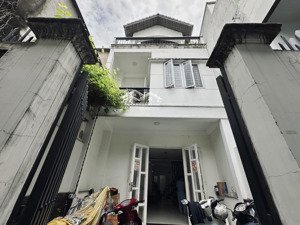 nhanh tay chốt ngay nhà đẹp đường nguyễn đình chiểu, quận 3 - giá tốt 5,84tỷ/67,2m2. 3 tầng, sổ sẳn