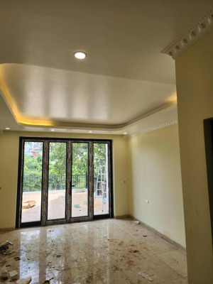 chính chủ cần bán mặt phố ngô gia tự - kinh doanh - vỉa hè đá bóng - khu hiếm nhà bán.