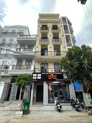 bán toà nhà chdv 6x21m, 6tầng tn 170triệu, giá 39.5tỷ mt đường số 79 p.tân quy, q.7