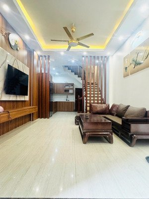 siêu phẩm ngõ 264 ngọc thuỵ - long biên