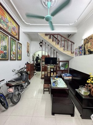 gấp! bán nhà hoàng hoa thám, ngõ thông 40m mặt phố, dân xây btct chắc chắn 33m2*5t