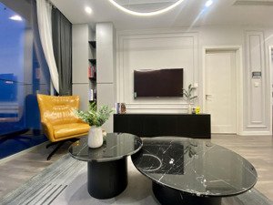 hiếm: cho thuê căn hộ 80m2, 2pn + 1 tại the sun, full. giá 19tr. lh: 