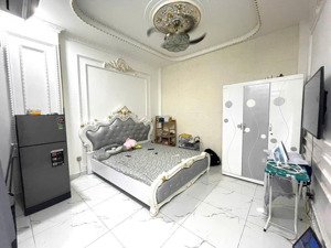 bán nhà đường 8m thông phường tân sơn nhì (4m x 18m) nhà 1 trệt 2 lầu sân thượng