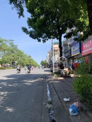 bán gấp nhà mặt phố ngô gia tự, kinh doanh sầm uất 70m2 x 3 tầng